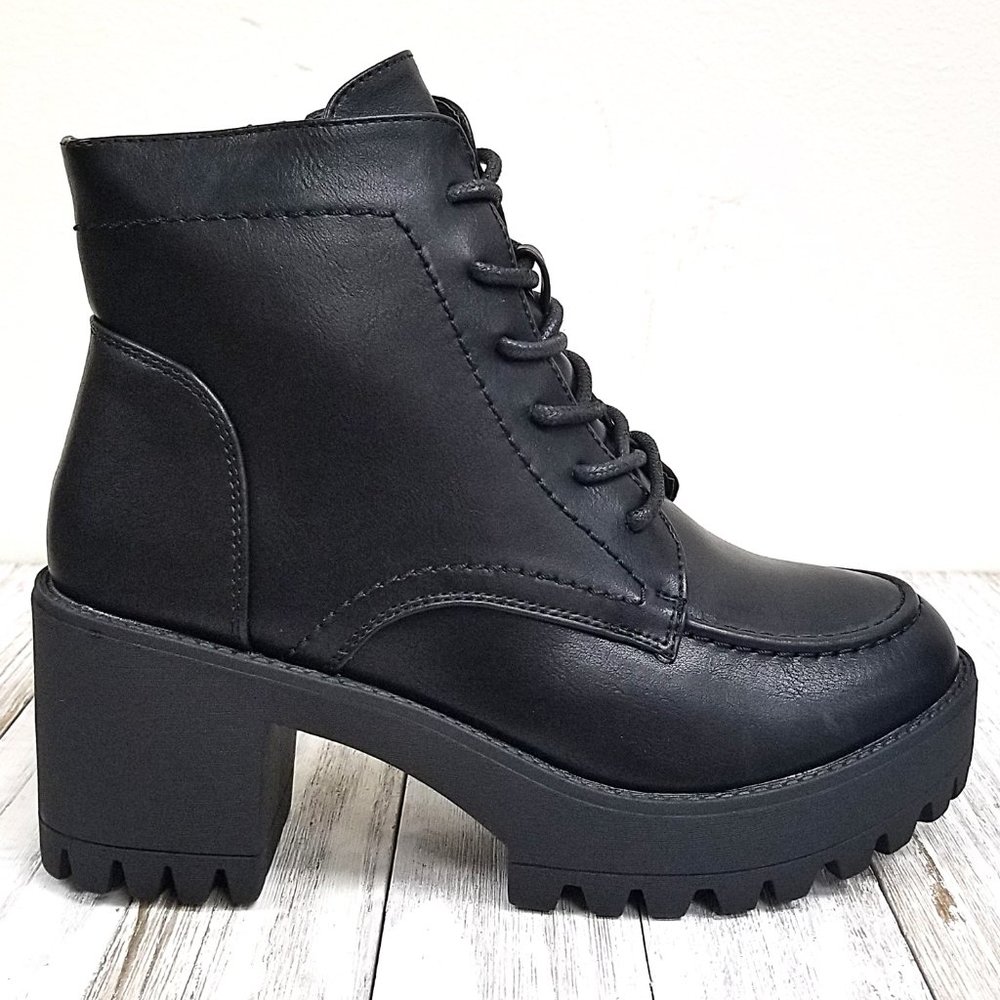 New Black Lace Up Combat Lug Ankle Boots Booties - Picture 2 of 5